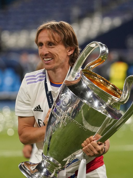 欧冠92年改制后戴帽数前10：梅西、C罗8次第1，姆巴佩5次第4