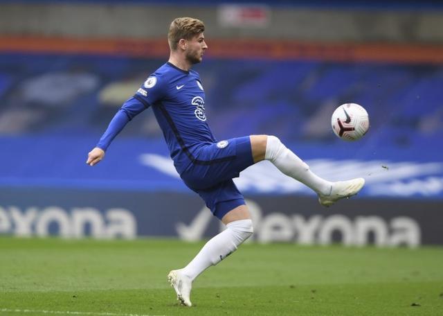 琼斯：我们一直都支持斯洛特，萨拉赫的情况轮不到我点评