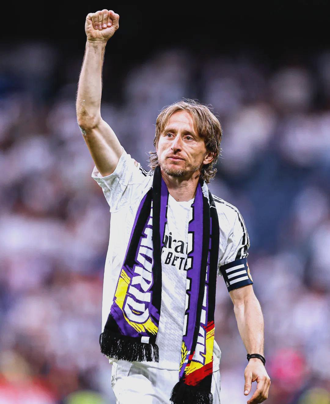 迷失！浓眉一度8中0&全场9中1贡献2分8篮板6助攻