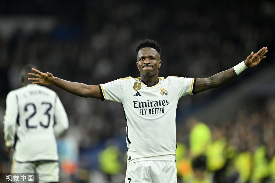 斯基拉：那不勒斯依然想租梅努，球员也想要获得更多出场机会