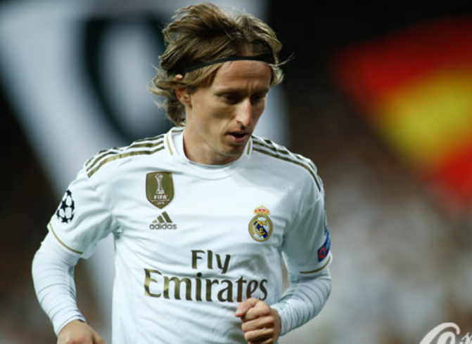 迷你罗随葡萄牙U16夺冠，乔治娜分享观战视频：妈妈为你骄傲