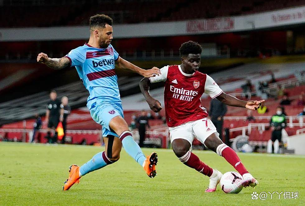 吕文君庆祝夺冠：是海港的三连冠，更是上海的三连冠